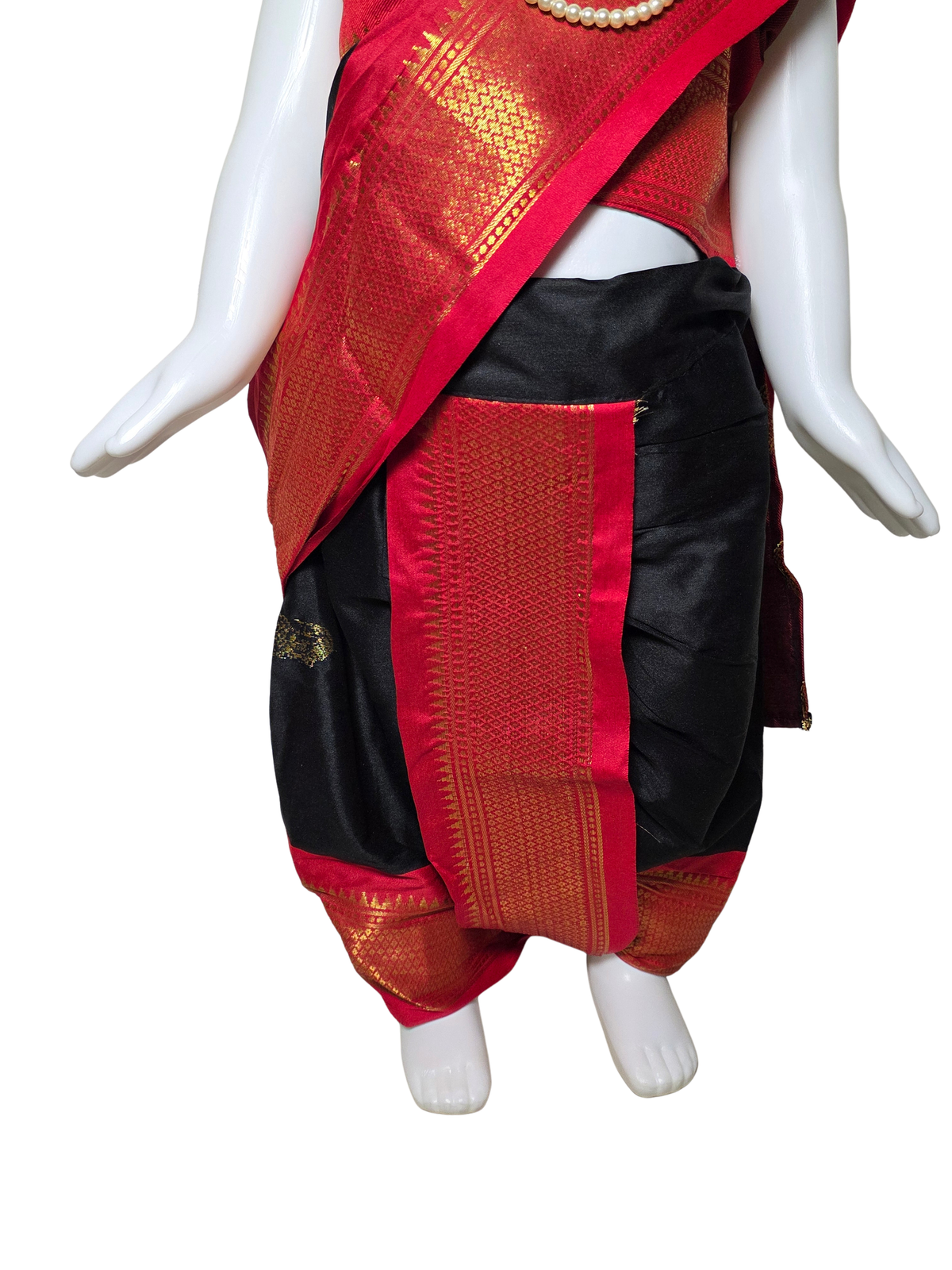 Red & Black Zari Border Nauvari Saree
